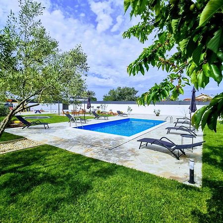 Holiday Home Aprilis With Pool, Jacuzzi And Sauna Galovac  Ngoại thất bức ảnh