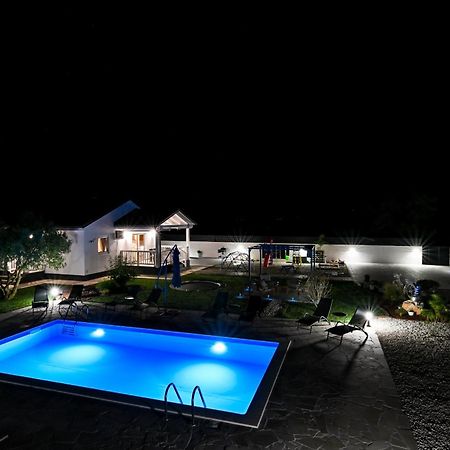 Holiday Home Aprilis With Pool, Jacuzzi And Sauna Galovac  Ngoại thất bức ảnh