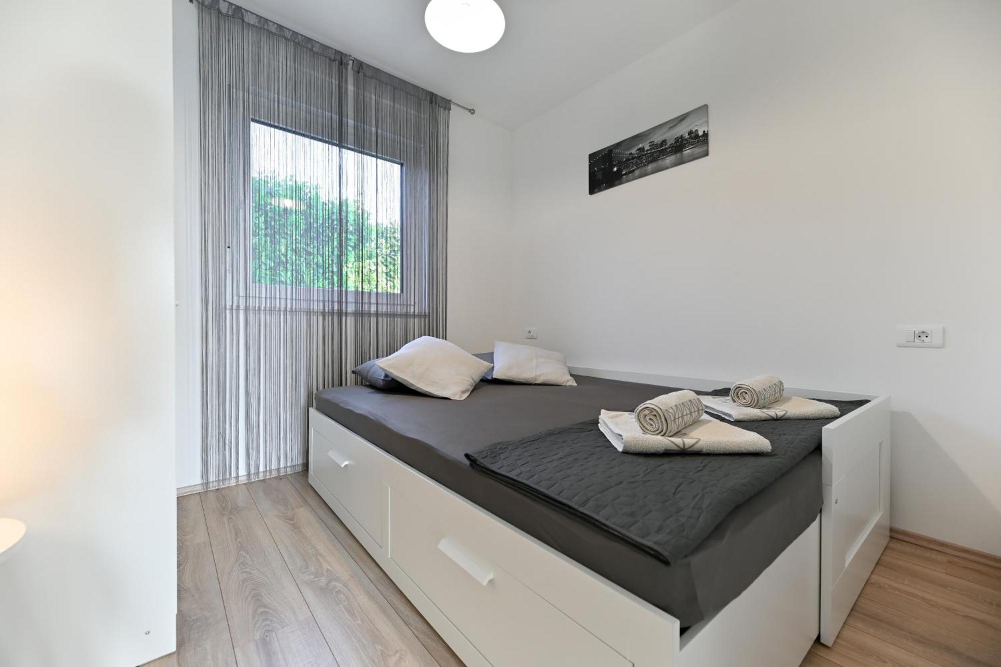 Holiday Home Aprilis With Pool, Jacuzzi And Sauna Galovac  Ngoại thất bức ảnh