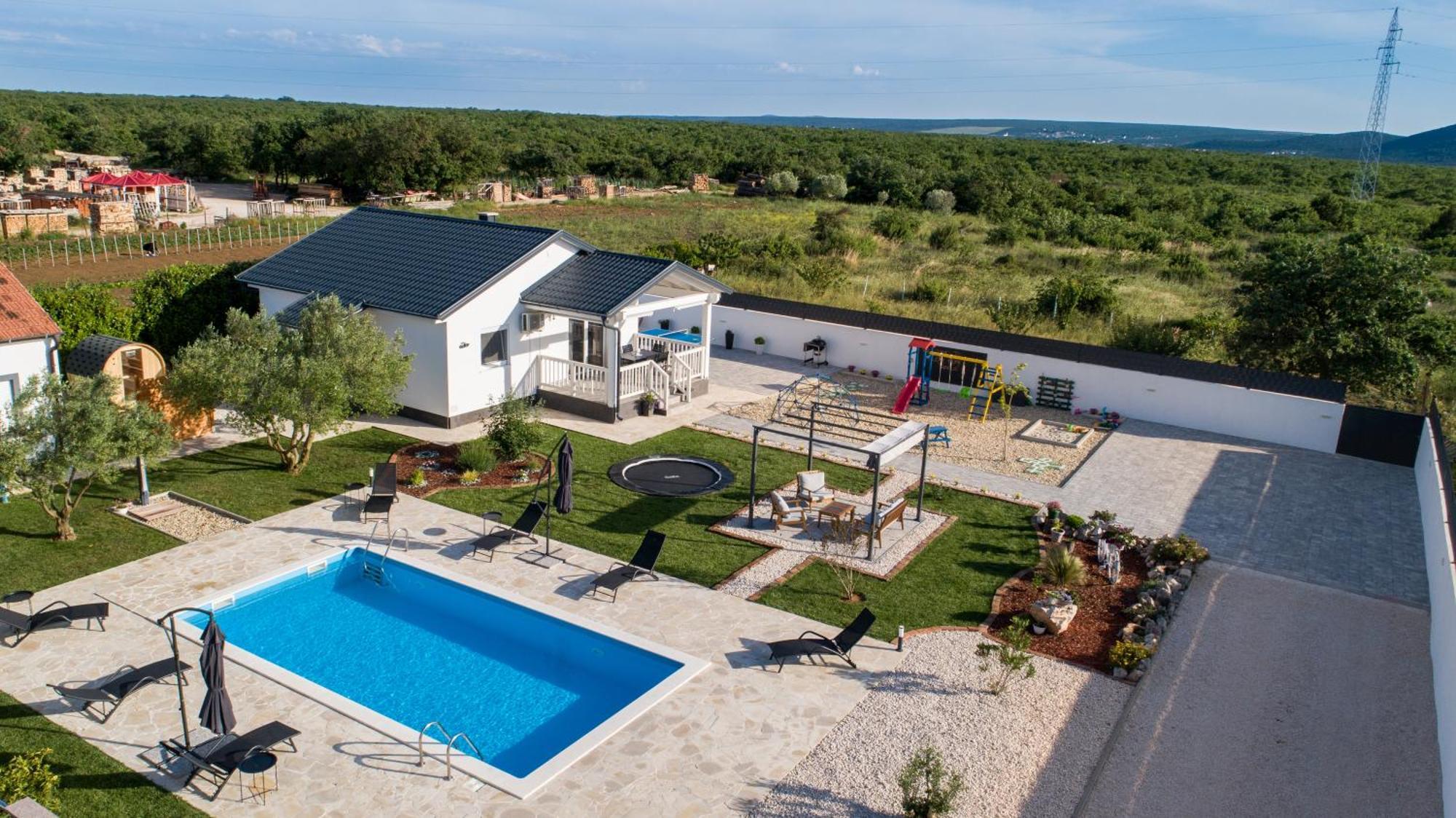 Holiday Home Aprilis With Pool, Jacuzzi And Sauna Galovac  Ngoại thất bức ảnh