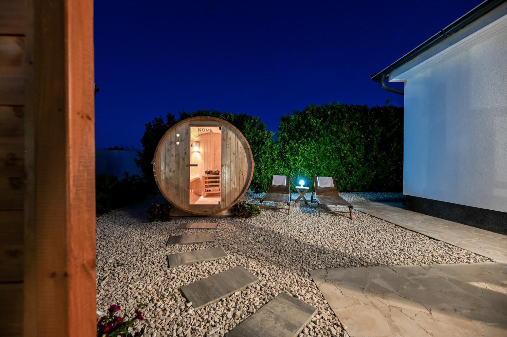 Holiday Home Aprilis With Pool, Jacuzzi And Sauna Galovac  Ngoại thất bức ảnh