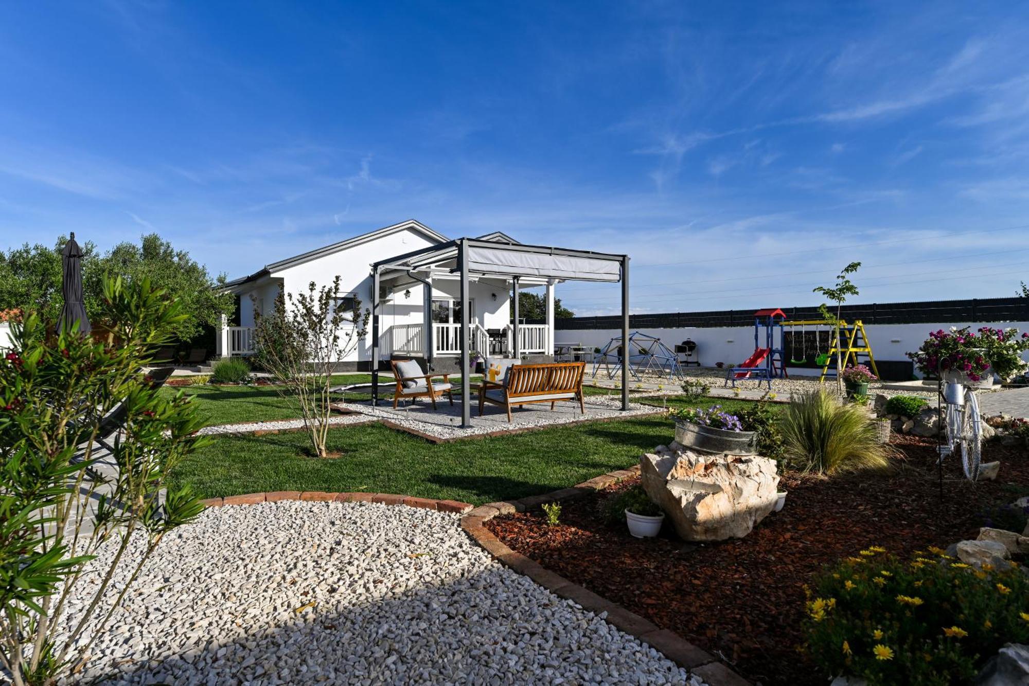 Holiday Home Aprilis With Pool, Jacuzzi And Sauna Galovac  Ngoại thất bức ảnh
